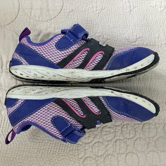 2 Pr. Merrell Trail Glove (sz. 3) & Pure Glove (sz. 2). Purple and in good cond. - Picture 4 of 16